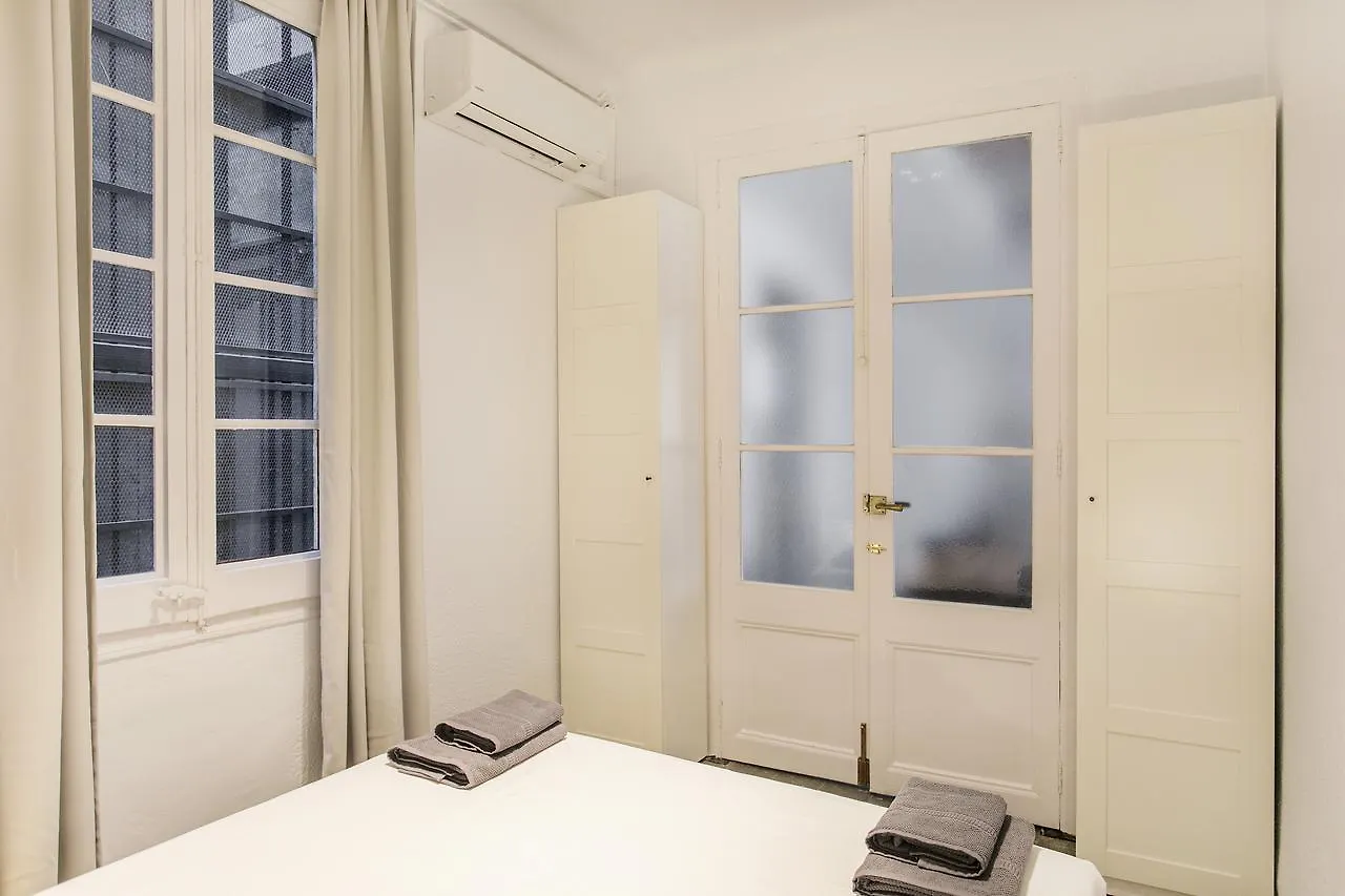 Large And Central Catalonia Square Barcelona Apartment
